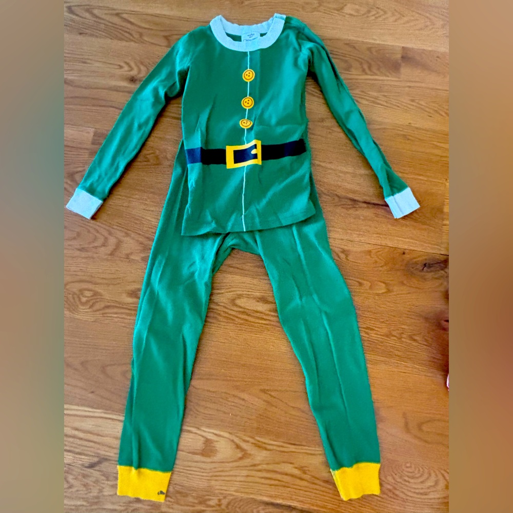 Hanna Anderson Holiday pajamas size 6/7